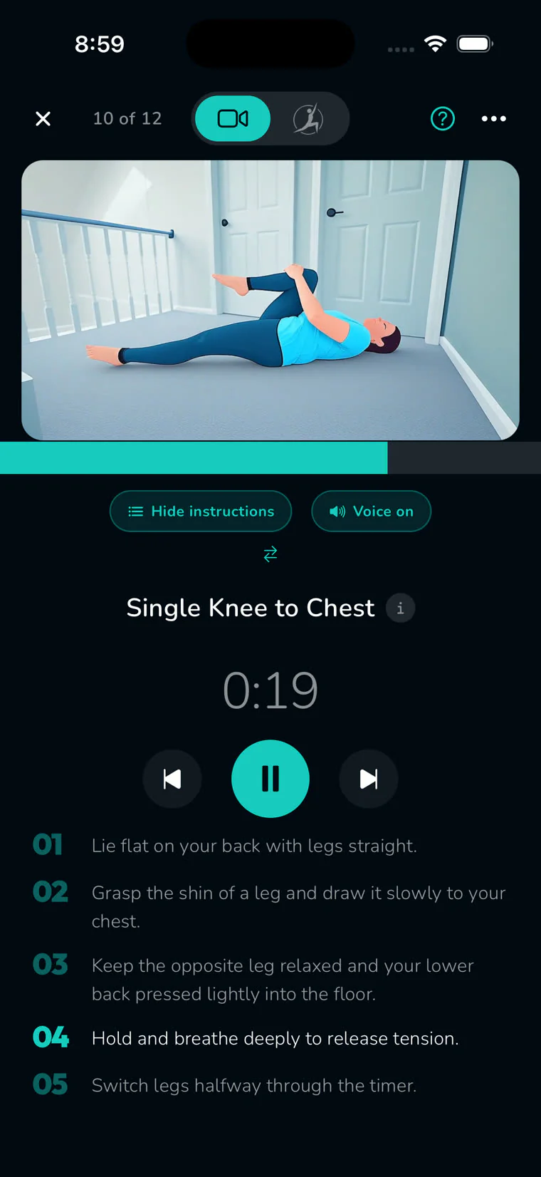 The Reach player showing a video demonstration of Single Knee to Chest above the timer